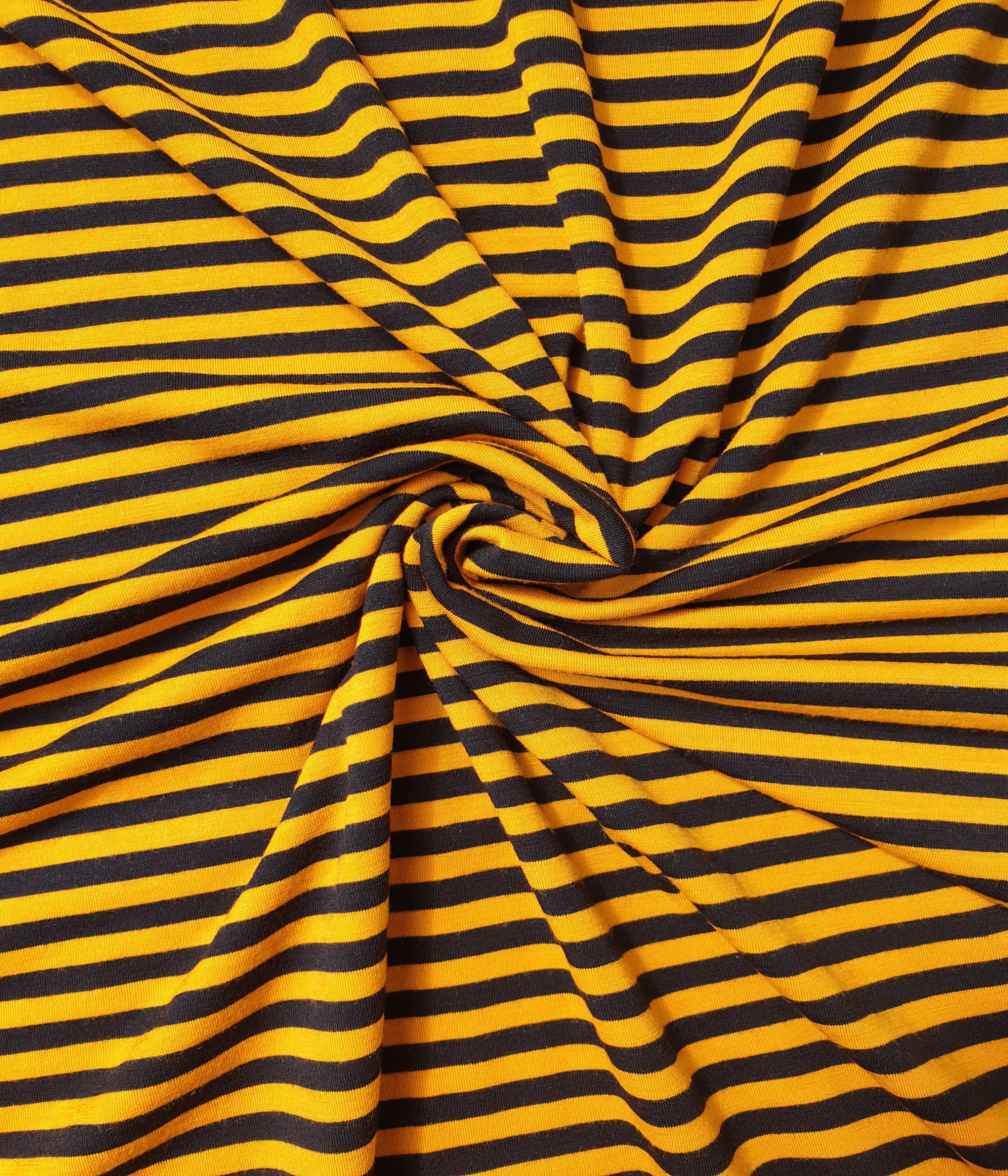 Dickerer Merino Singlejersey Mango / Schwarz gestreift  